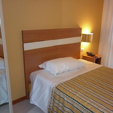 Hotel Gf Cesano Boscone Ngoại thất bức ảnh
