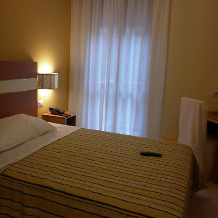 Hotel Gf Cesano Boscone Ngoại thất bức ảnh