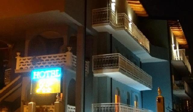 Hotel Gf Cesano Boscone Ngoại thất bức ảnh