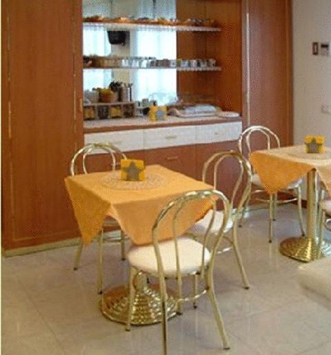 Hotel Gf Cesano Boscone Ngoại thất bức ảnh