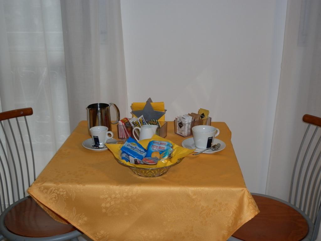 Hotel Gf Cesano Boscone Ngoại thất bức ảnh