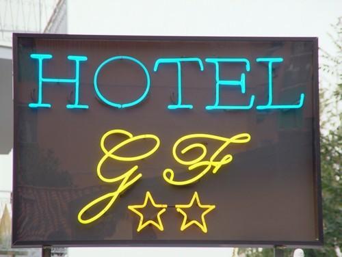 Hotel Gf Cesano Boscone Ngoại thất bức ảnh