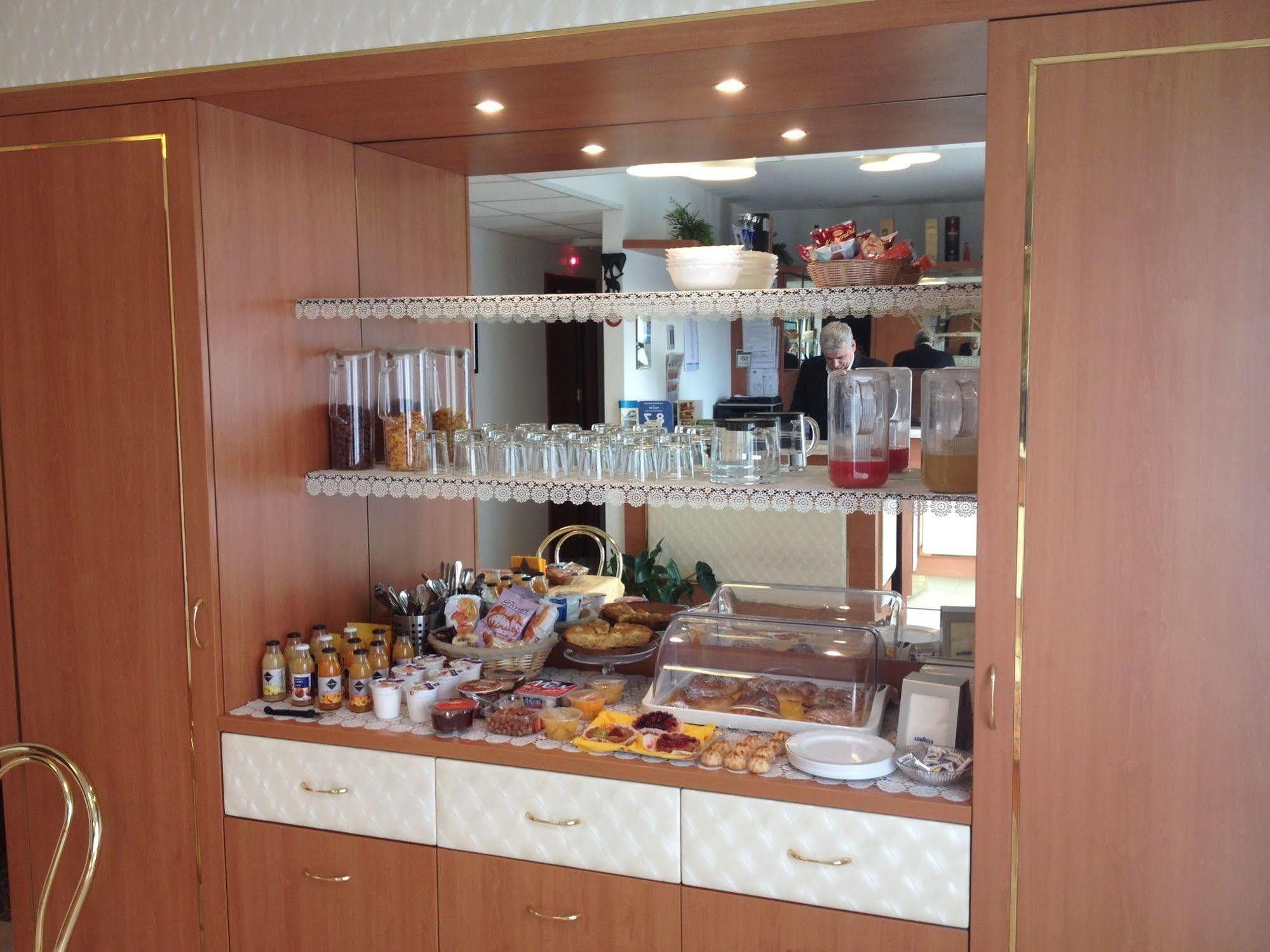Hotel Gf Cesano Boscone Ngoại thất bức ảnh