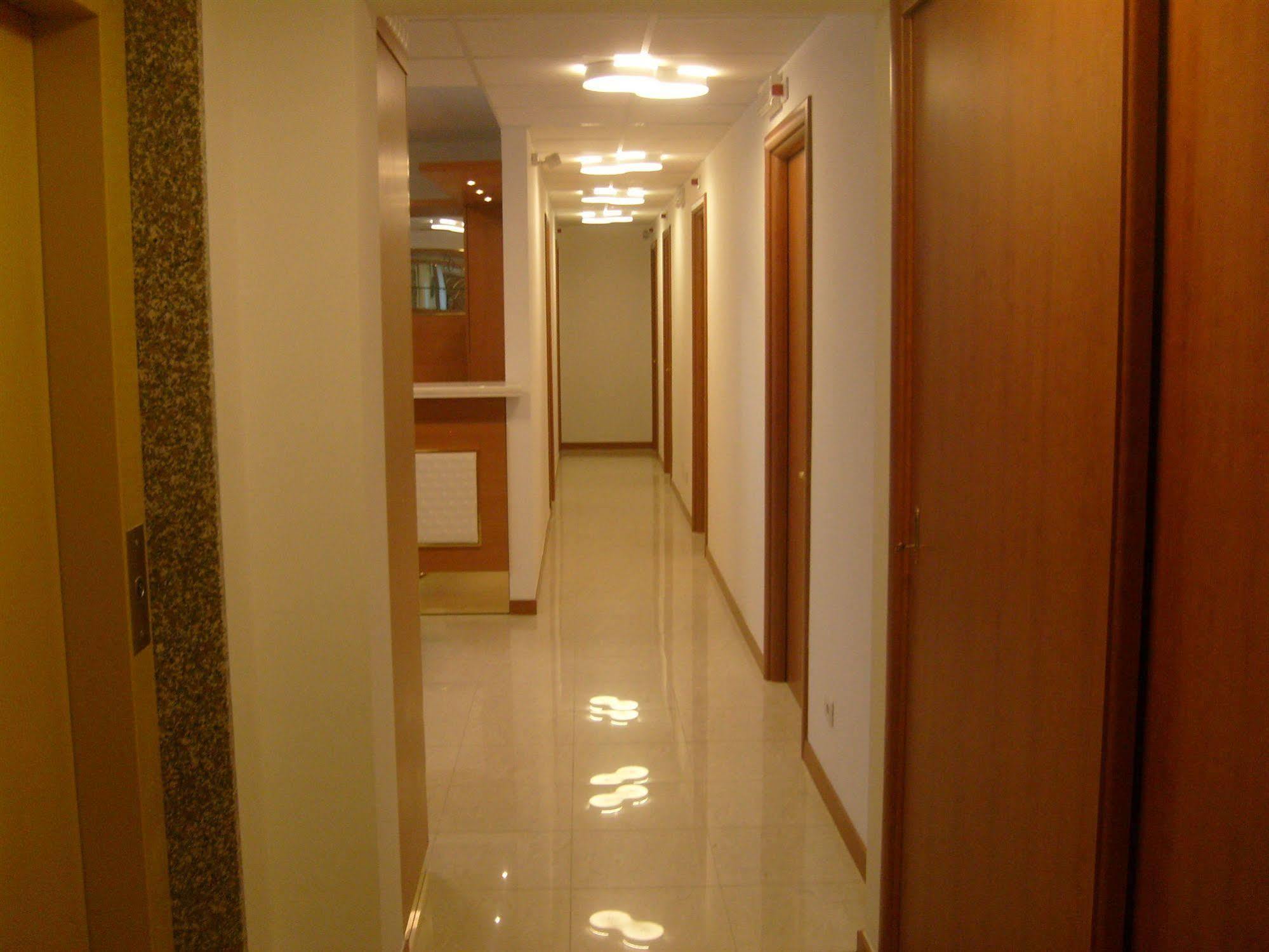 Hotel Gf Cesano Boscone Ngoại thất bức ảnh